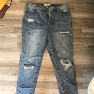 Cute high rise mom jeans!
